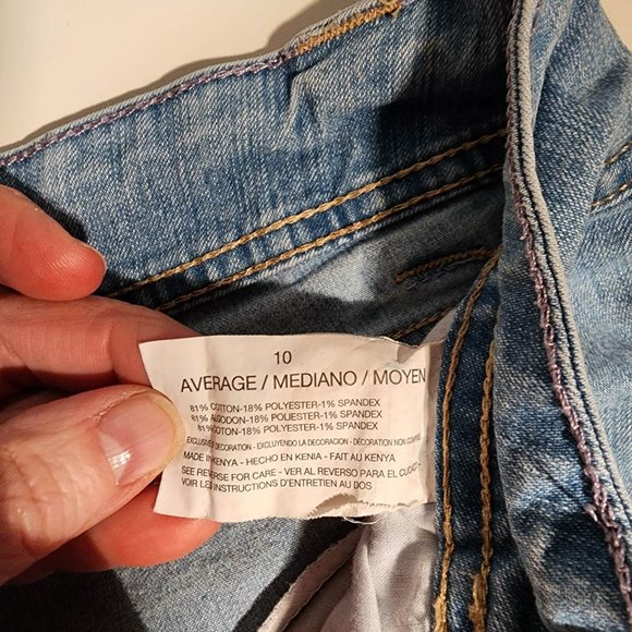 EUC Gloria Vanderbilt Light Blue Jean Capri's - Picture 4 of 7